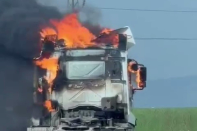 Alev alev yanan tır kullanılmaz hale geldi