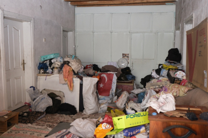 Evinden 10 ton çöp çıktı