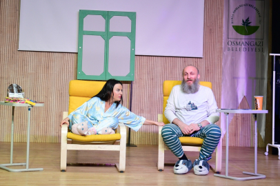 "Osmangazi’de tiyatro zamanı" coşkulu başladı