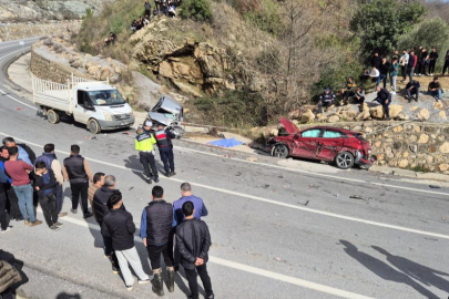 Alanya'da 3 araçlı zincirleme kaza: 1 ölü, 3 yaralı