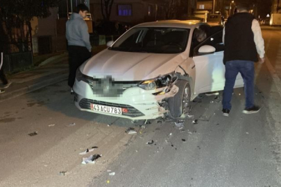 Bursa'da otomobil ile motosiklet kafa kafaya çarpıştı: 2 yaralı