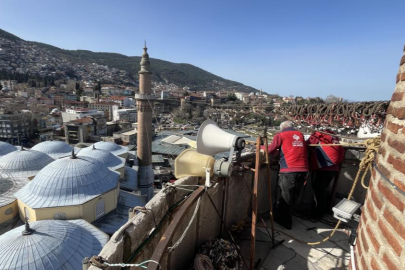 Bursa Ulu Cami'ye Ramazan mahyası: 'Kul hakkından sakın'