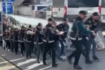 9 ayrı suçtan aranan çetenin 35 üyesi adliyeye sevk edildi