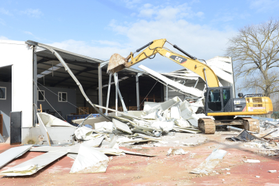 Nilüfer’de 3 noktada yıkım