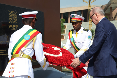 Cumhurbaşkanı Erdoğan, Etiyopya'da Adva Zafer Anıtı'na çelenk koydu