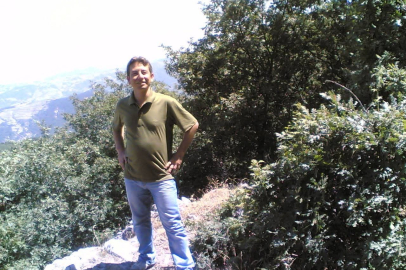 Halı sahada kalp krizi geçiren öğretmen hayatını kaybetti