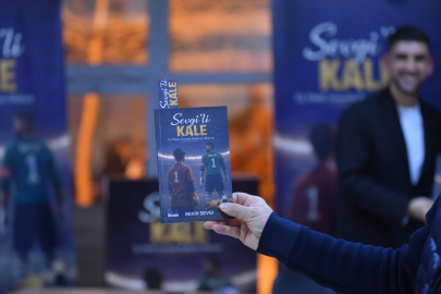 İnegölspor'un kalecisi Bekir Sevgi'nin "Sevgi'li kale" isimli kitabının lansmanı yapıldı