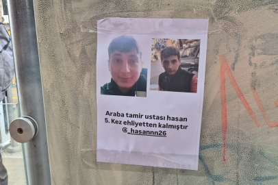 Tramvay durağına yapıştırılan ilginç kağıt dikkat çekti