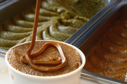 Dondurmalı irmik helvası iftarda hafif tatlı isteyenlerin tercihi olacak