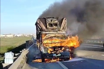 Kamyonet alev topuna döndü