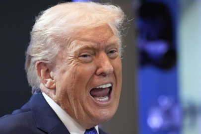 Trump'tan ABD Yüksek Mahkemesi'nin gümrük tarifelerinin iptali kararına sert tepki