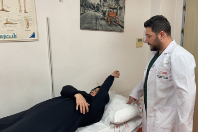 4 yaşında felç geçiren kadın, 52 yıl sonra kolunu yeniden hareket ettirdi