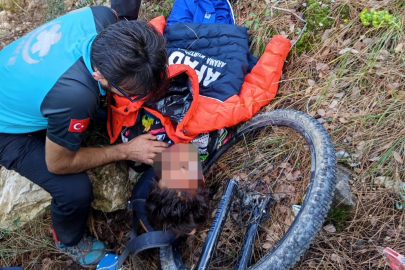 Bisiklet sürücüsü 10 metrelik şarampole yuvarlandı