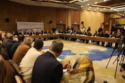 Bakan Gürlek 28 Şubat mağdurlarıyla buluştu