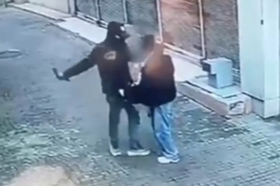 Bursa'da tornavidalı kar maskeli gaspçı kamerada