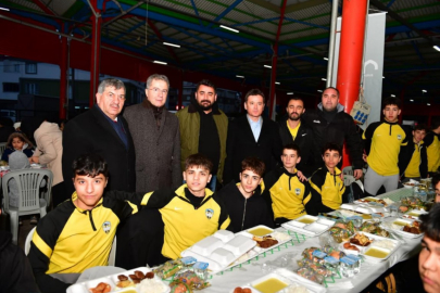 Başkan Aydın Panayır’da Vatandaşlarla Gönül Sofrasında Buluştu