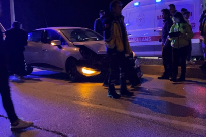 Bursa'da 2 otomobilin çarpıştığı kazada 1 kişi yaralandı