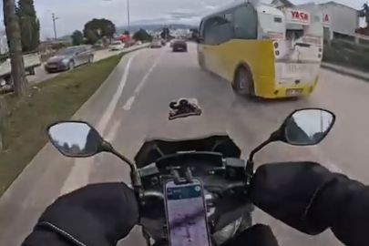 Bursa’da motosiklet sürücüsünün dikkati kazayı önledi