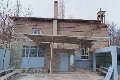 Minaresiz cami görenleri şaşırtıyor