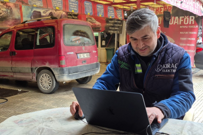 Yıllardır yaptığı mesleğinin bilgisayar oyununu oynadı