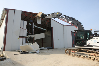 Nilüfer’de kaçak yapılar yıkılıyor