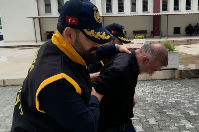 Eşini sokak ortasında öldüren zanlı hakim karşısında