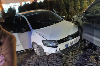 Bingöl’de iki otomobil çarpıştı: 4 yaralı