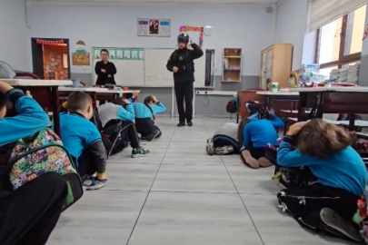 Bursa'da öğrencilere deprem bilinci eğitimi ve tatbikat