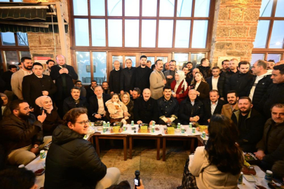 Bursa'da Tarihi Abdal Meydanı'nda binler sahur sofrasında buluştu