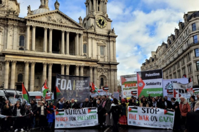 Londra’da yüzlerce kişiden İran protestosu
