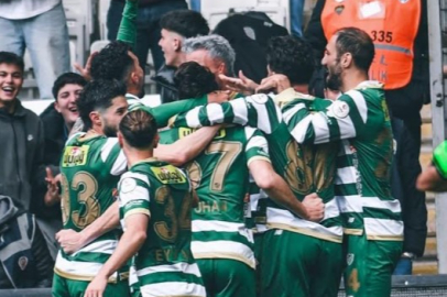 Timsah hedefe kilitlendi!