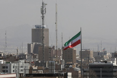 ABD ve İsrail, İran'da 5 petrol tesisini vurdu, 4 kişi öldü