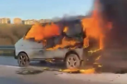 Bursa'da hafif ticari araç alev aldı