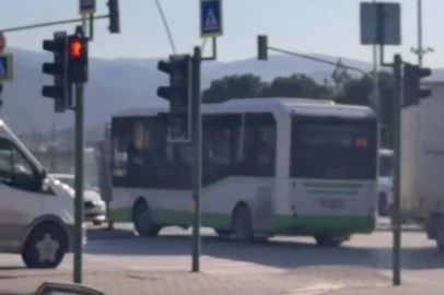 Bursa'da özel halk otobüsü ters şeride girdi