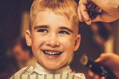 Çocukların bayram  tıraşı muhtardan!