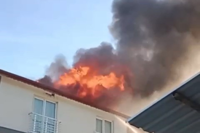 Bursa'da evin çatısı küle döndü