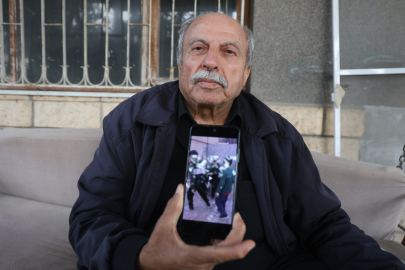 'Dua etsinler yeter' diyen yaşlı adam emekli maaşını mahalleliye dağıtıyor