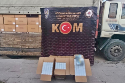 Polis 4 milyon 100 bin adet sahte bandrollü boş makaron ele geçirdi