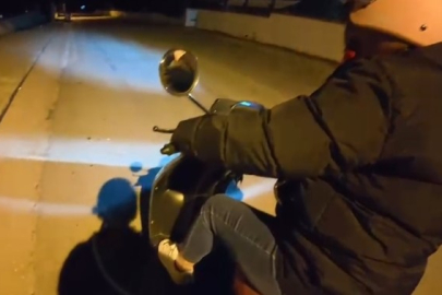 Bursa'da annesine motor sürmeyi öğreten genç izleyenleri gülümsetti