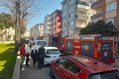 Bursa’da apartman çatısında yangın paniği