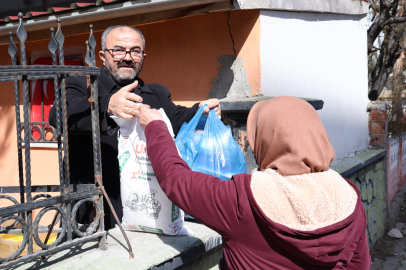 Bu bakkalda parayla değil dua ile alışveriş yapılıyor