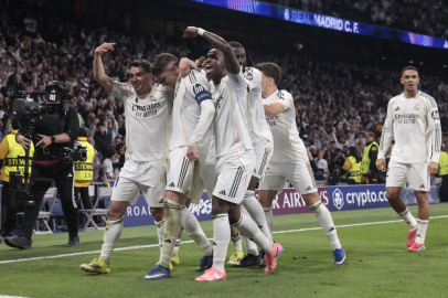 Real Madrid, tur kapısını araladı