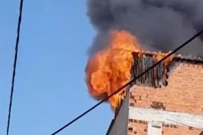 Bursa'da çatı katı alevlere teslim oldu