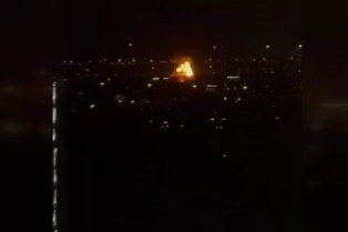  Dubai Havalimanı yakınındaki yakıt tankına yapılan İHA saldırısı yangına yol açtı