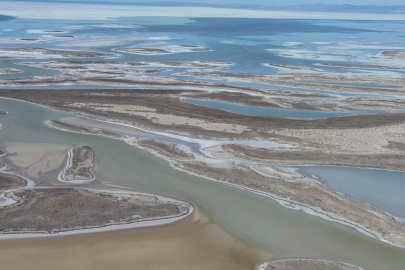 Kuruma tehlikesi yaşanan Tuz Gölü yeniden canlandı