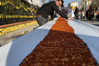63 metrelik dev lahmacun Guinness’e girdi
