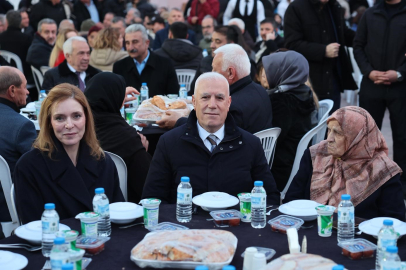 Başkan Bozbey kendi mahallesinde komşularıyla iftar yaptı