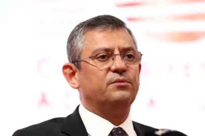 Özgür Özel: "Şehitlerimizin her biri bizler için birer kahraman"