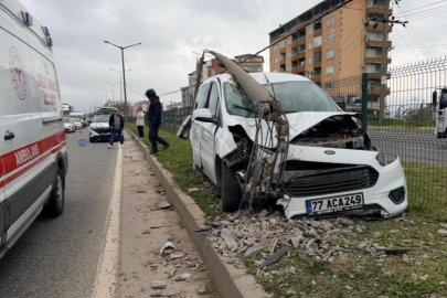 Bursa’da korkutan kaza: 2 kişi yaralandı