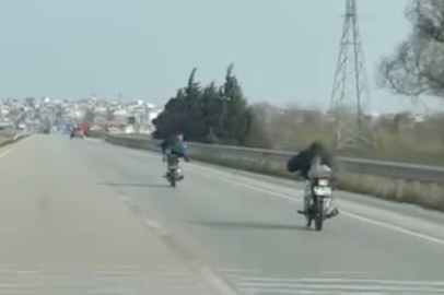 Bursa'da motor üstünde yatarak tehlikeli yolculuk
